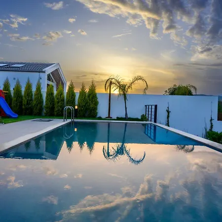 Odella - Luxury For 6 In Seydikemer Zorlar