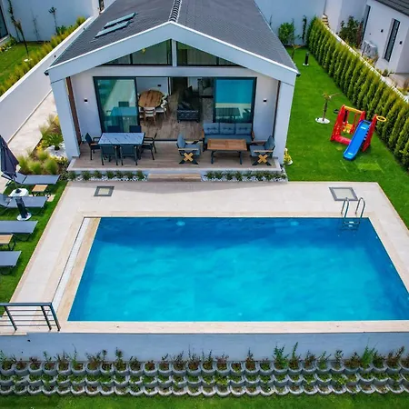 Odella - Luxury For 6 In Seydikemer Zorlar Villa