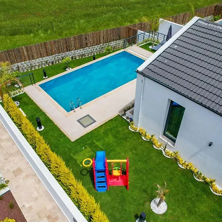 Odella - Luxury For 6 In Seydikemer Zorlar Villa